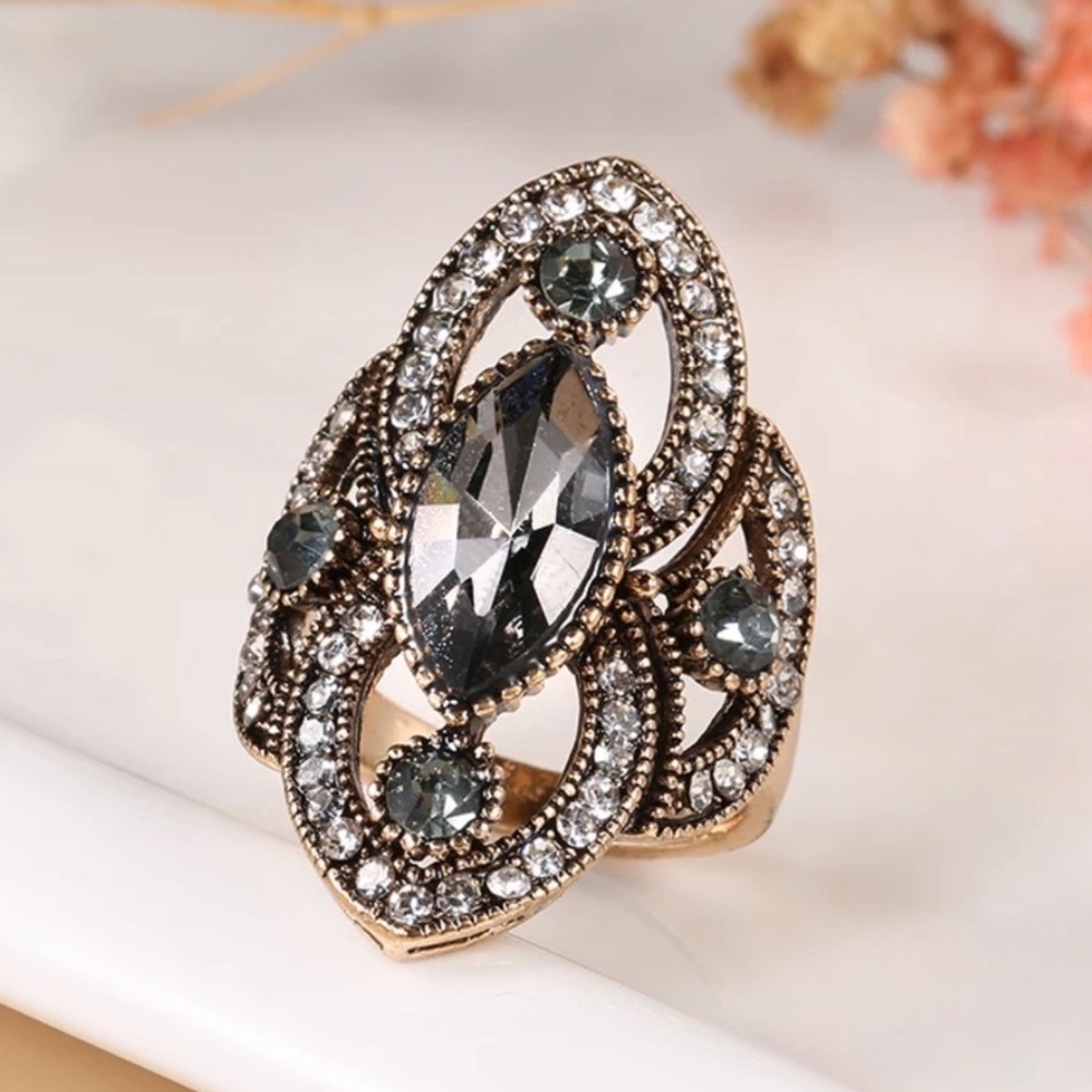 💍 BOHO Stunning Geometric Antique Crystal Ring - Picture 1 of 5